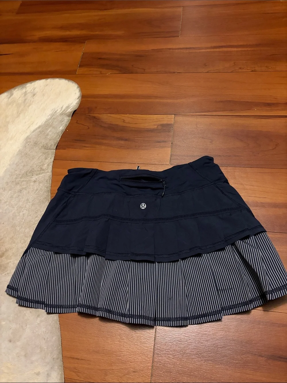 lululemon athletica Blue & Gray Striped T3 Pleated Skorts Skirt Sz 6